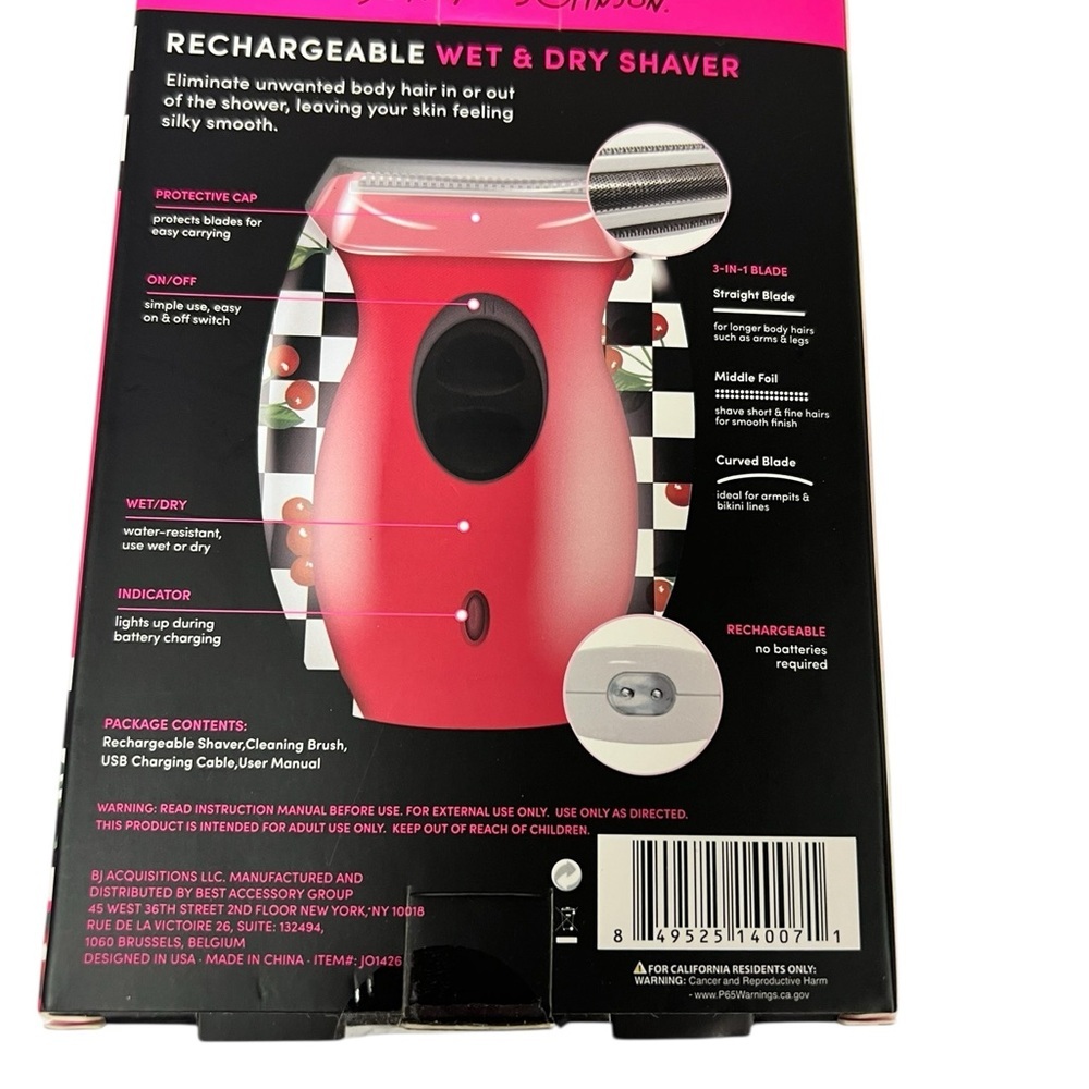 Betsey Johnson Red Rechargeable Wet & Dry Shaver - Picture 2 of 2